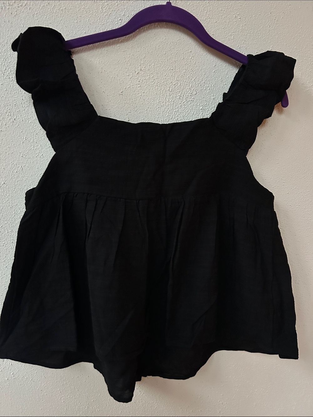 Black Ruffled Strap Button-Front Tank Top - Picture 4 of 4